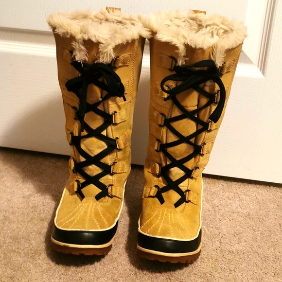 Sorel winter boots - Picture 1 of 5